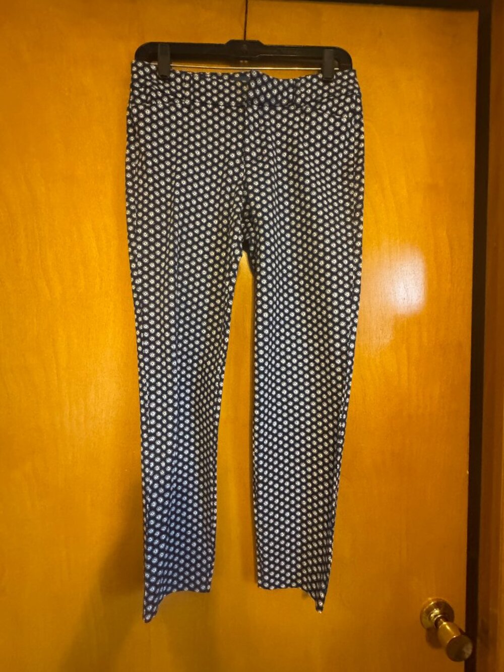 Old Navy Pixie Mid-Rise Cropped Pants Size 4 Regular